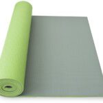 Dvouvrstvá karimatka Yoga mat na cvičení s protiskluzovou úpravou.