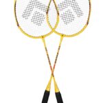 2 badmintonové rakety včetně obalu s popruhem.