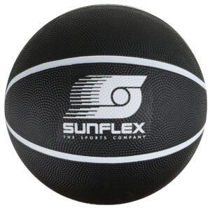 Odolný basketbalový míč do haly i na ven.