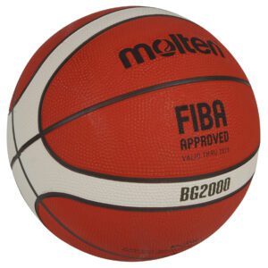 Odolný gumový basketbalový míč pro venkovní hru.