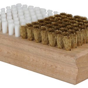 Kombinovaný kartáč nylon/bronz sloužící k čištění skluznice.