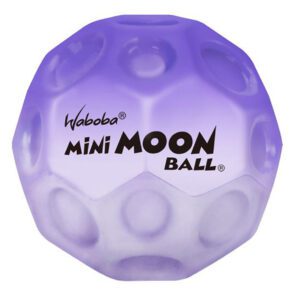 Populární házecí míček Waboba Moonball ve zmenšené verzi.