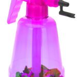 Ruční pumpa pro plnění házecích míčků vodou.