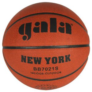 Basketbalový míč určený pro nižší soutěže. Velikost 7
