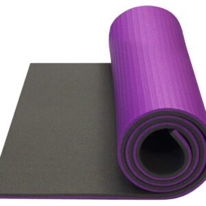 Vyšší karimatka s elastického materiálu na cvičení a rehabilitaci.