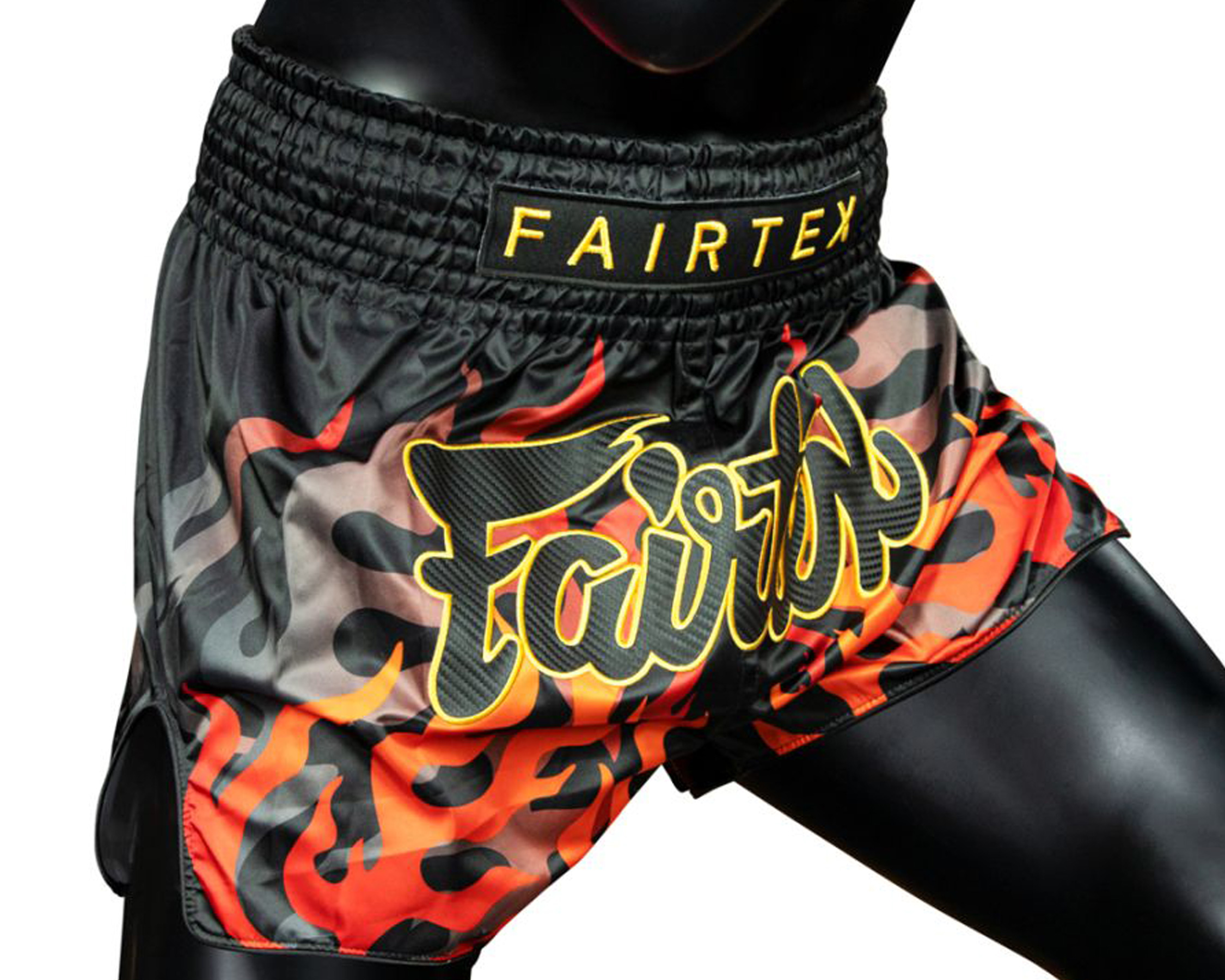 Muay thai trenky Fairtex – Volcano váha/velikost: M