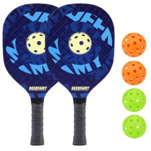 Sada pálek s míčky na hru Pickleball.
