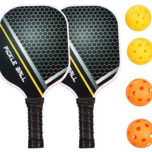 Sada pálek s míčky na hru Pickleball pro pokročileší hráče.