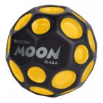 Populární házecí míček Waboba Moonball s barvou měnící se dle svitu slunce.