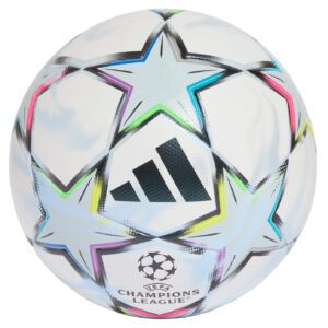 Tréninkový i zápasový fotbalový míč s certifikací UEFA.